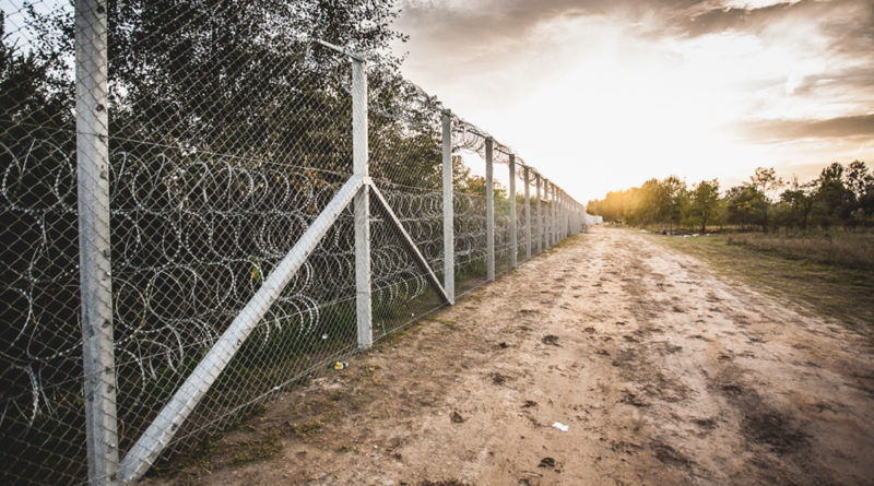 Murs, forteresse, réfugiés, immigration, extrême-droite, populisme, Hongrie, barrières, Elena Blum