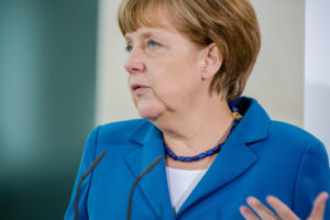 Lou Counil, Elena Blum